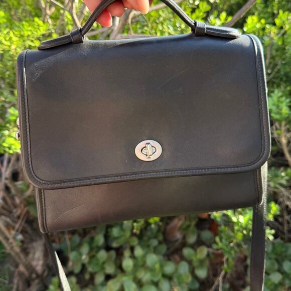 Vintage Coach Court Bag 9870 Crossbody Satchel — Black Glove-Tanned Leather - Picture 13 of 14